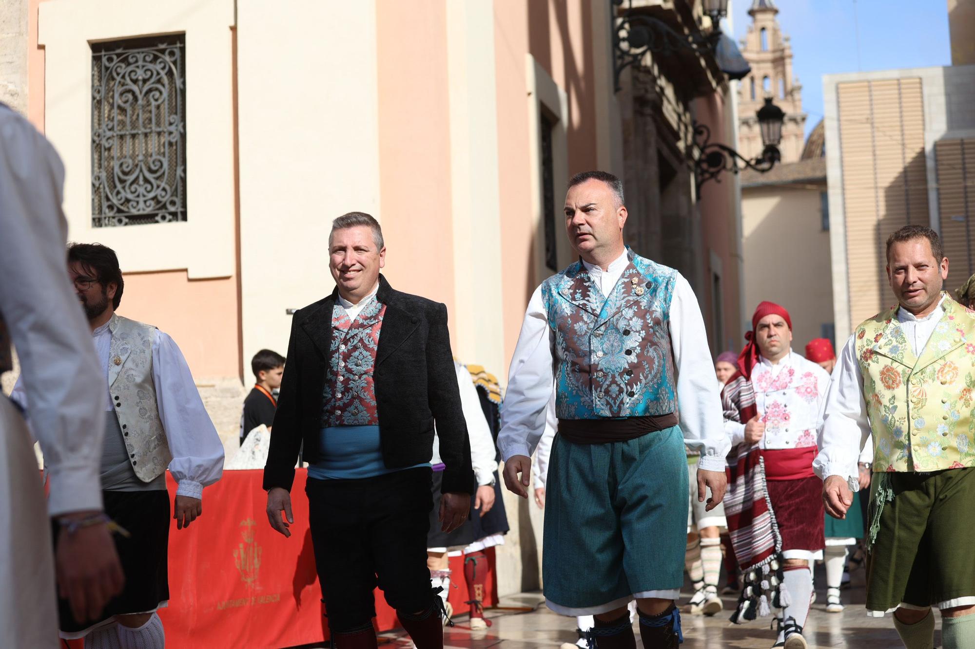 Búscate en el primer de la Ofrenda en la calle de la Paz hasta las 17 horas