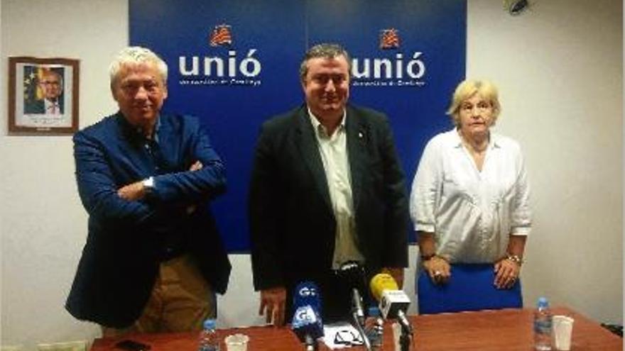 Pere Maluquer, Xavier Dilmé i Eva Palau, d&#039;esquerra a dreta, ahir a la seu d&#039;Unió.