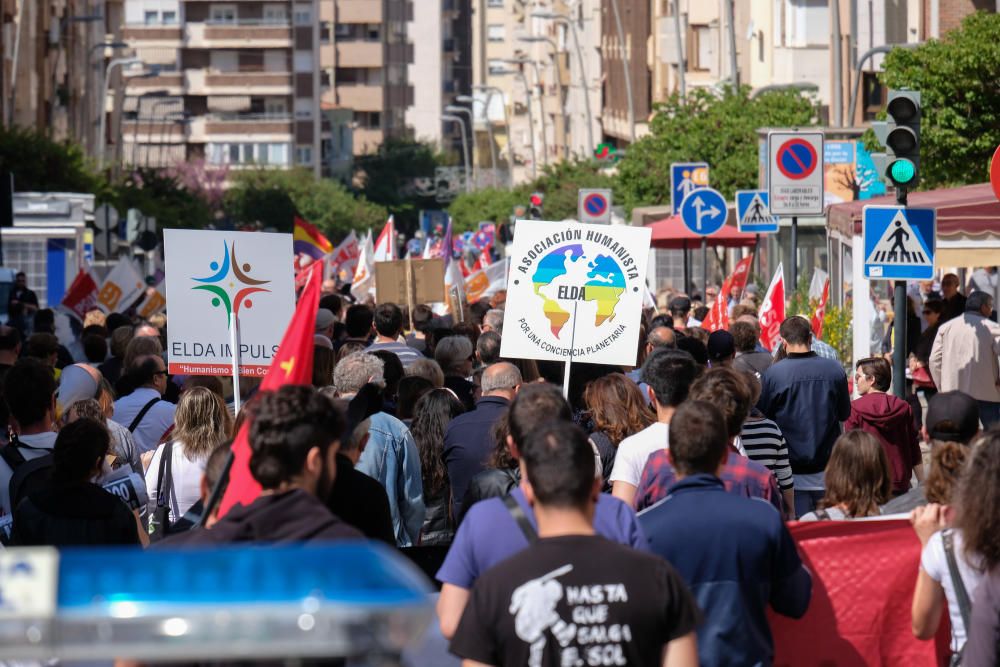 La manifestación del Día del Trabajador reúne a 18 colectivos y partidos del Medio Vinalopó