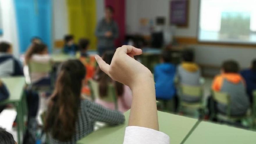 Un profesor de Tenerife borra un vídeo viral tras recibir duras críticas en redes sociales