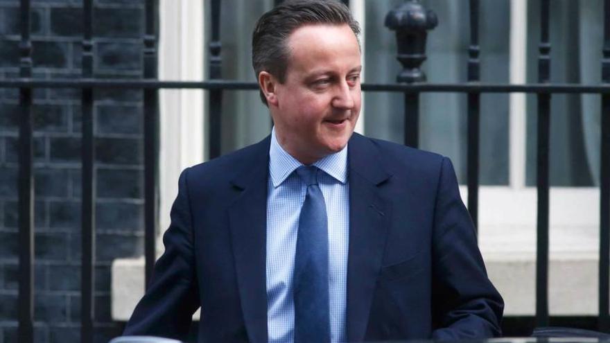 El primer ministro británico, David Cameron, a su salida ayer de su residencia oficial en Londres.