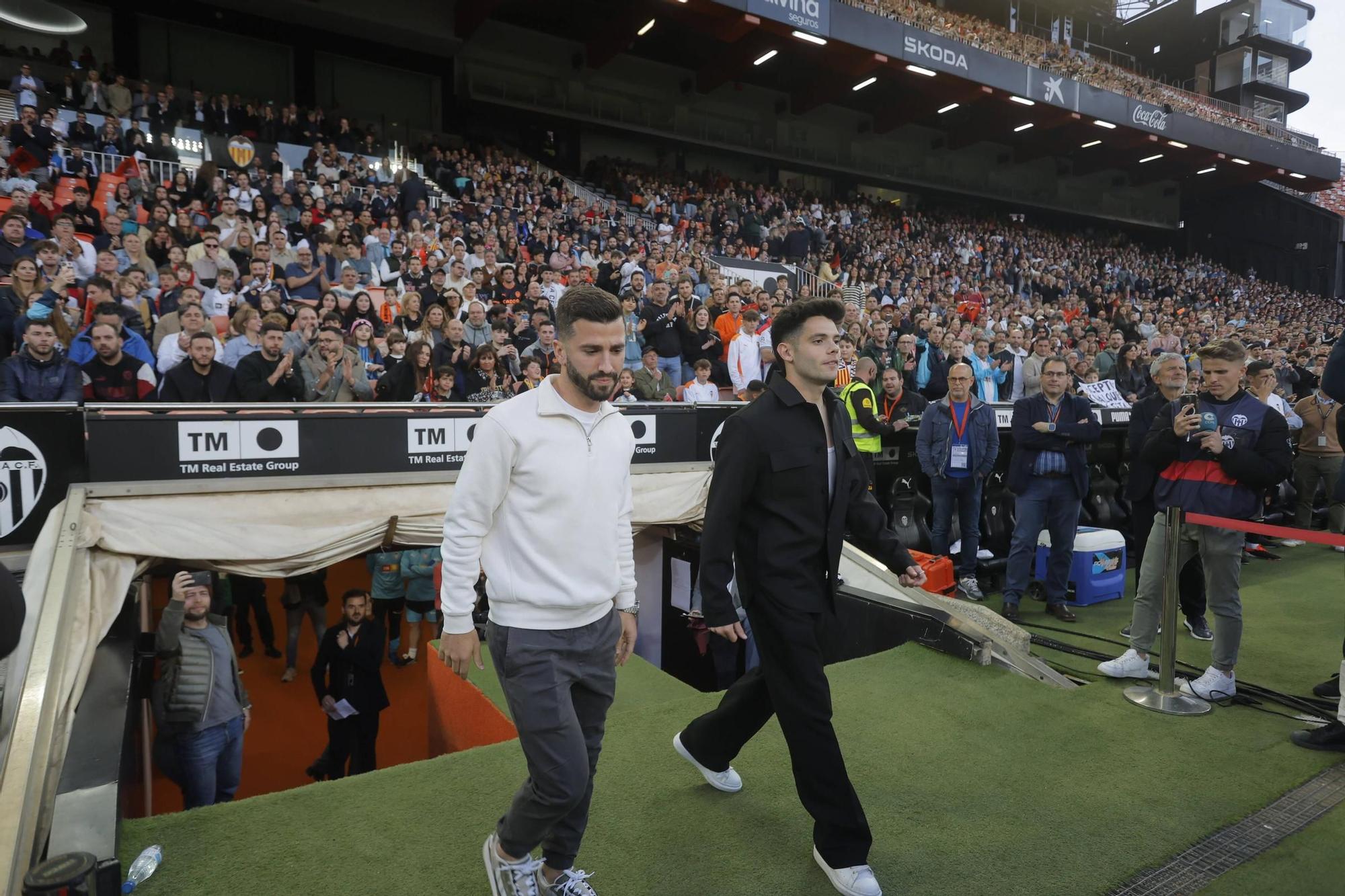 ¡Qué recuerdos! Las fotos del homenaje al Valencia del Triplete