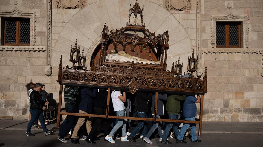 El Descendido, el último grupo en abandonar el Museo de Semana Santa