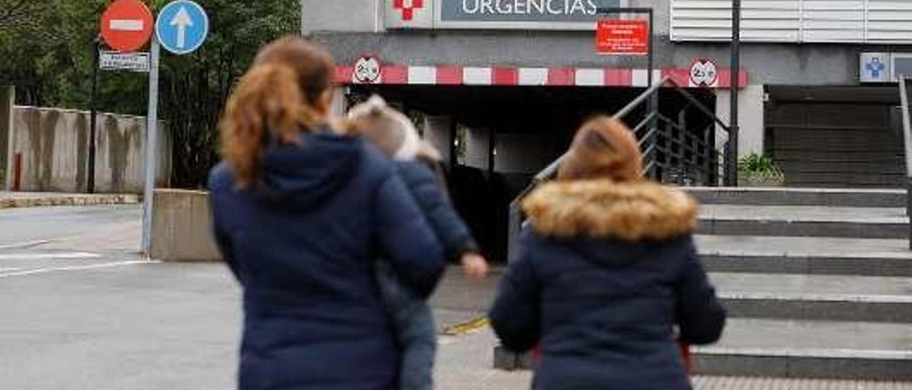 Entrada de Urgencias del Hospital de Cabueñes.