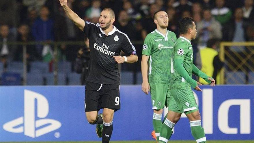 Benzema rescata a un Madrid anárquico (1-2)