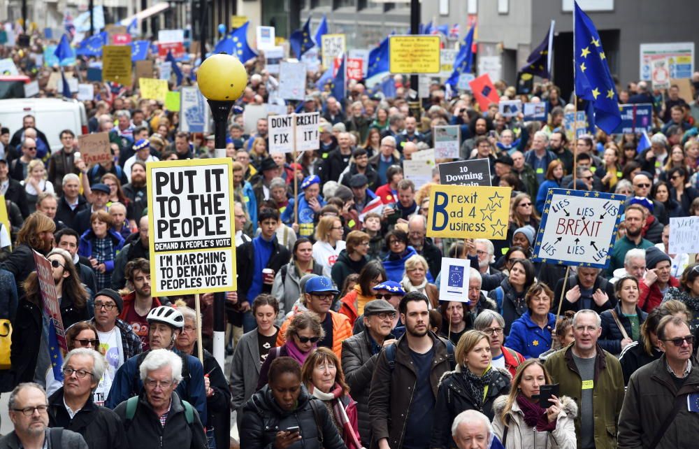 Miles de personas marchan por un nuevo Brexti