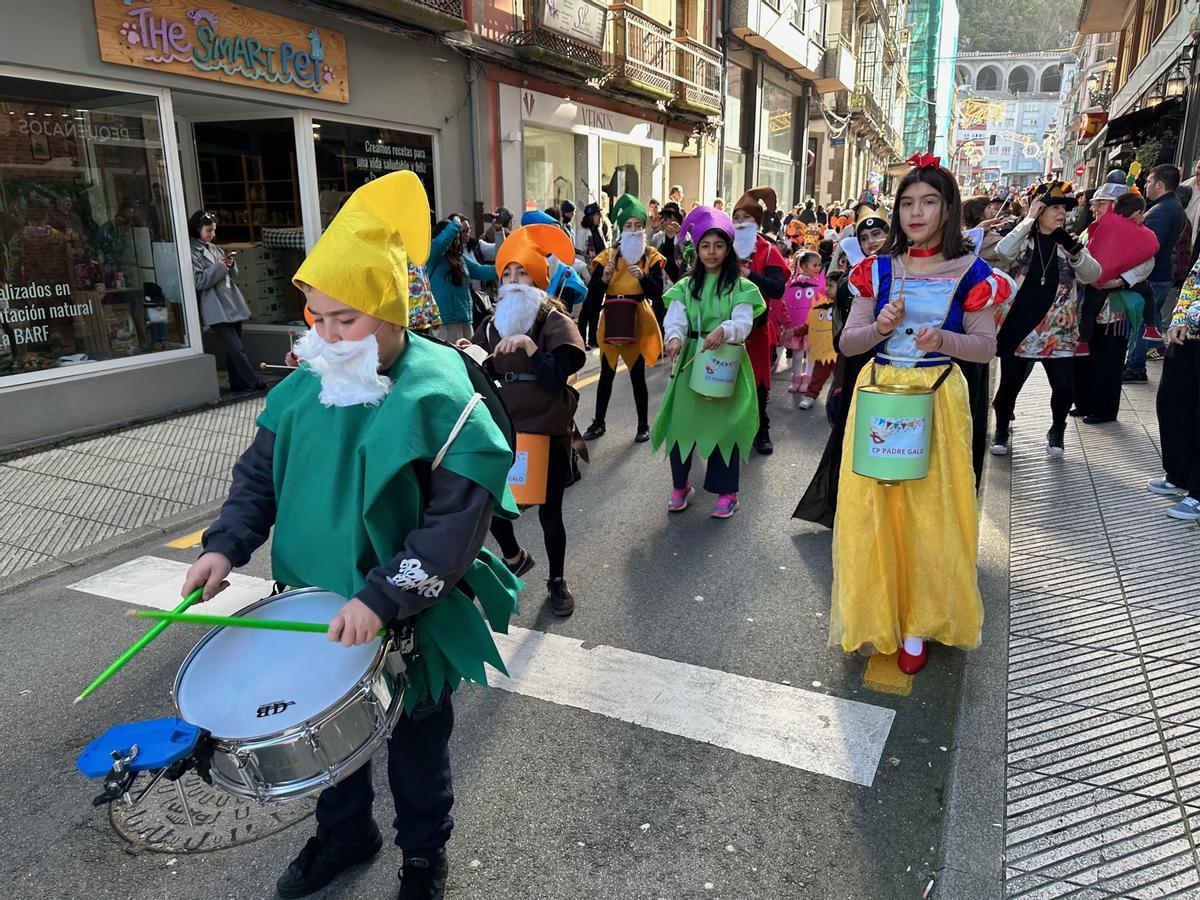 En imágenes: el creativo desfile de carnaval de los colegios de Luarca