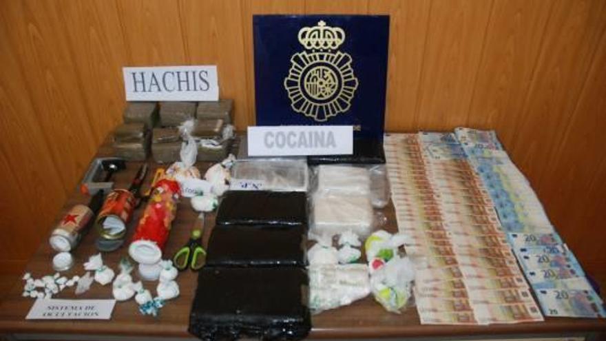 Dos detenidos en El Campello con nueve kilos de cocaína y otros cinco de hachís