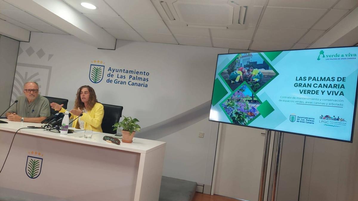 Gemma Martínez Soliño presenta el nuevo contrato de mantenimiento de espacios verdes