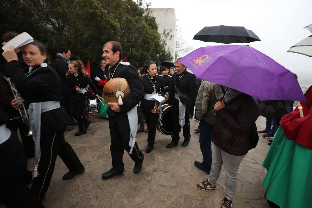 Con más incertidumbre de la esperada en un primer momento, a las 20.10 horas se daba inicio a la procesión