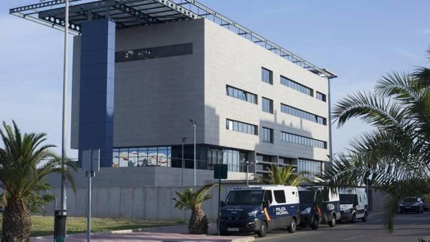 Edificio de la Comisaria de la Policía Nacional en Castelló.