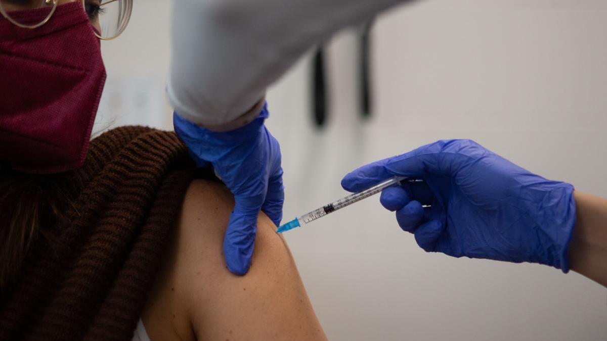 La Región ya ha puesto el 51 por ciento de las vacunas recibidas