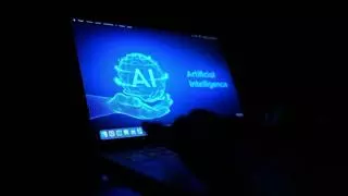 El lado criminal de la inteligencia artificial ya afecta a vecinos de A Coruña: de la 'pornovenganza' de exparejas a estafas con famosos como Florentino Pérez