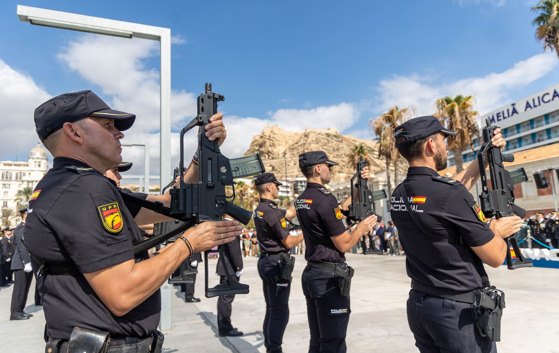 La Policía Nacional celebra en Alicante el día de su patrón