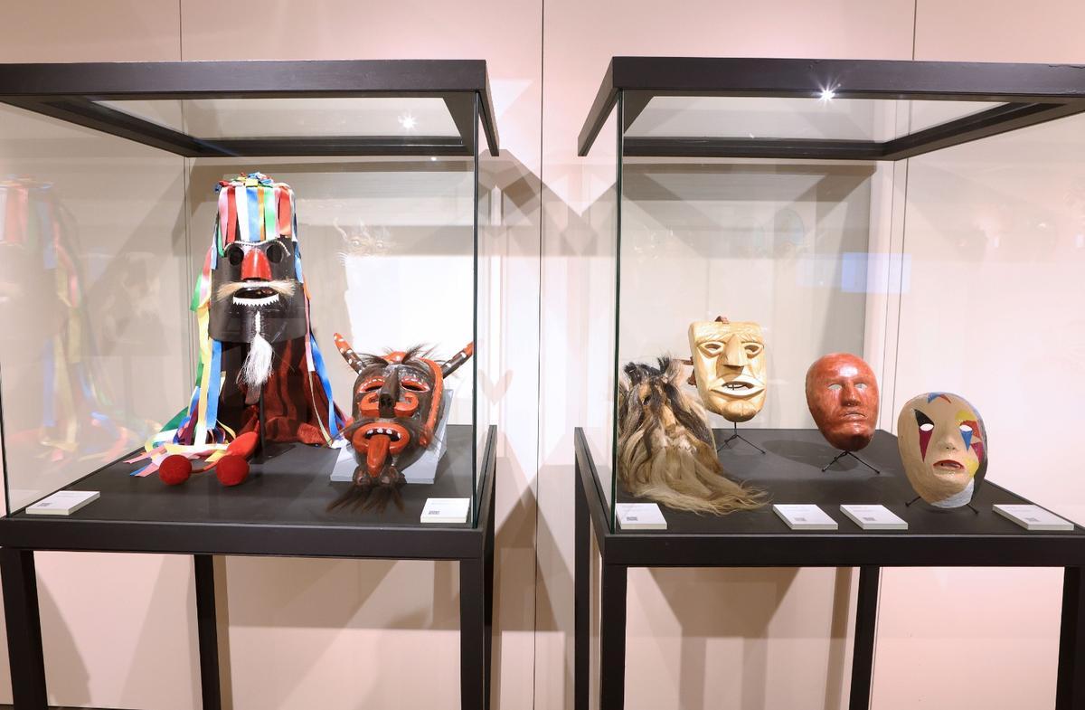 Representación de máscaras zamoranas, de Sanzoles y Villanueva de Valrojo, en la exposición