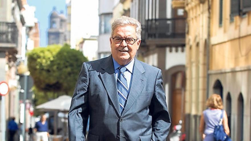 Bravo critica que el presidente y la vicepresidenta del Gobierno sean de Tenerife