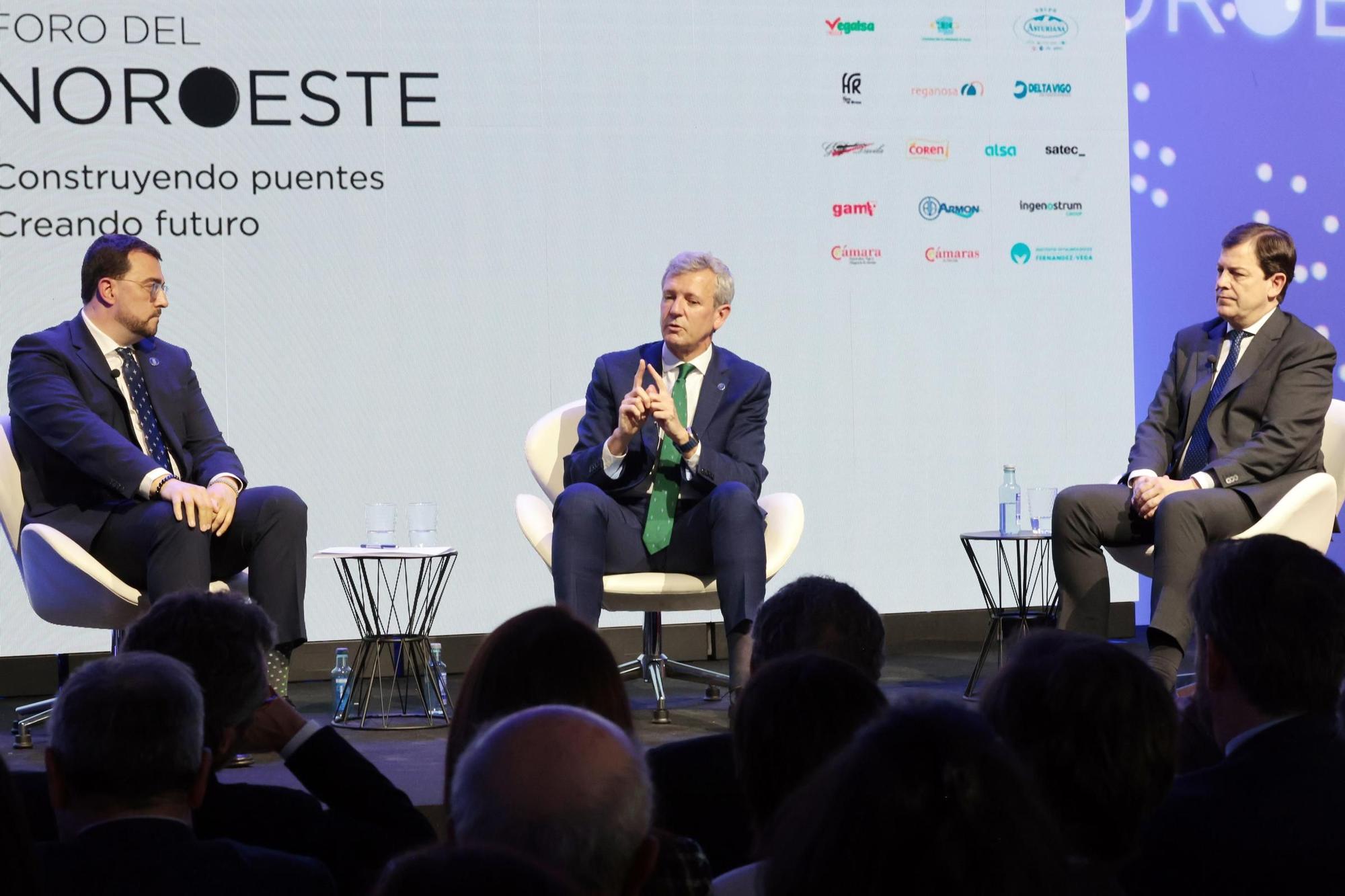 El poder político y empresarial se cita en Santiago