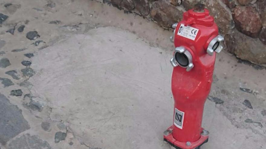 Unidos critica la forma de implantar hidrantes en el Risco
