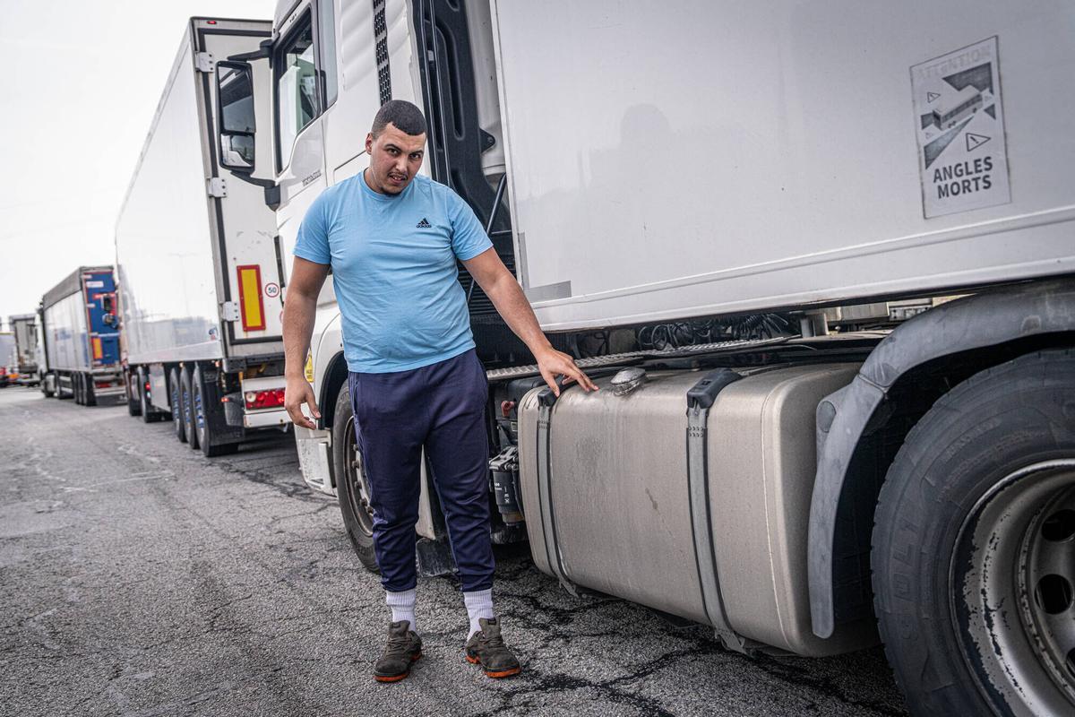 Usman, en un aparcamiento de camiones en Santa Perpètua de Mogoda.o de Santa l Montseny.