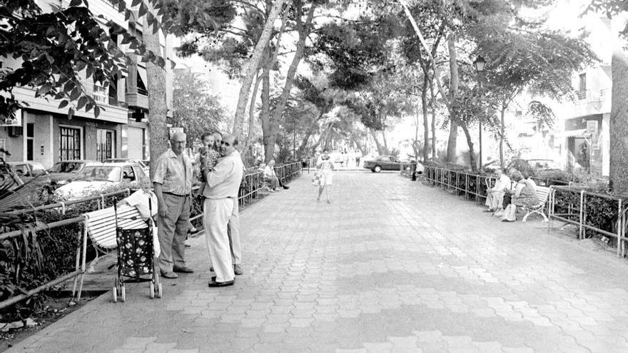 Fotos del Torrent de los años 90: así eran la ciudad y su gente