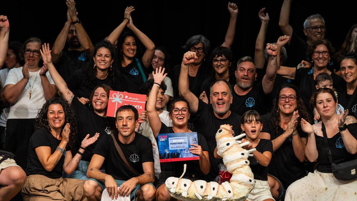 La calle Valladolid gana de nuevo el concurso al mejor decorado de las Fiestas de Sants recreando la Ruta de la Seda