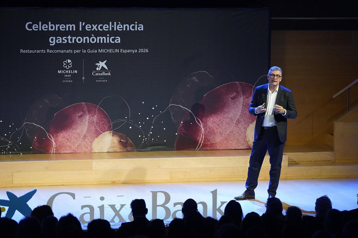 Les imatges de l'entrega de plaques als restaurants recomanats a la Guia Michelin