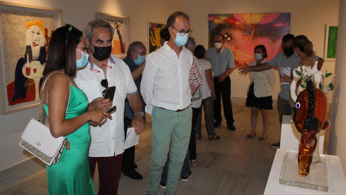 Imagen de la inauguración de la exposición de Ripollés en Villa Elisa.