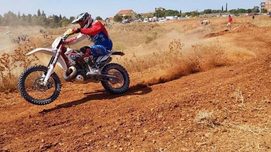 Un piloto durante la prueba en la pista de Valdecarros.