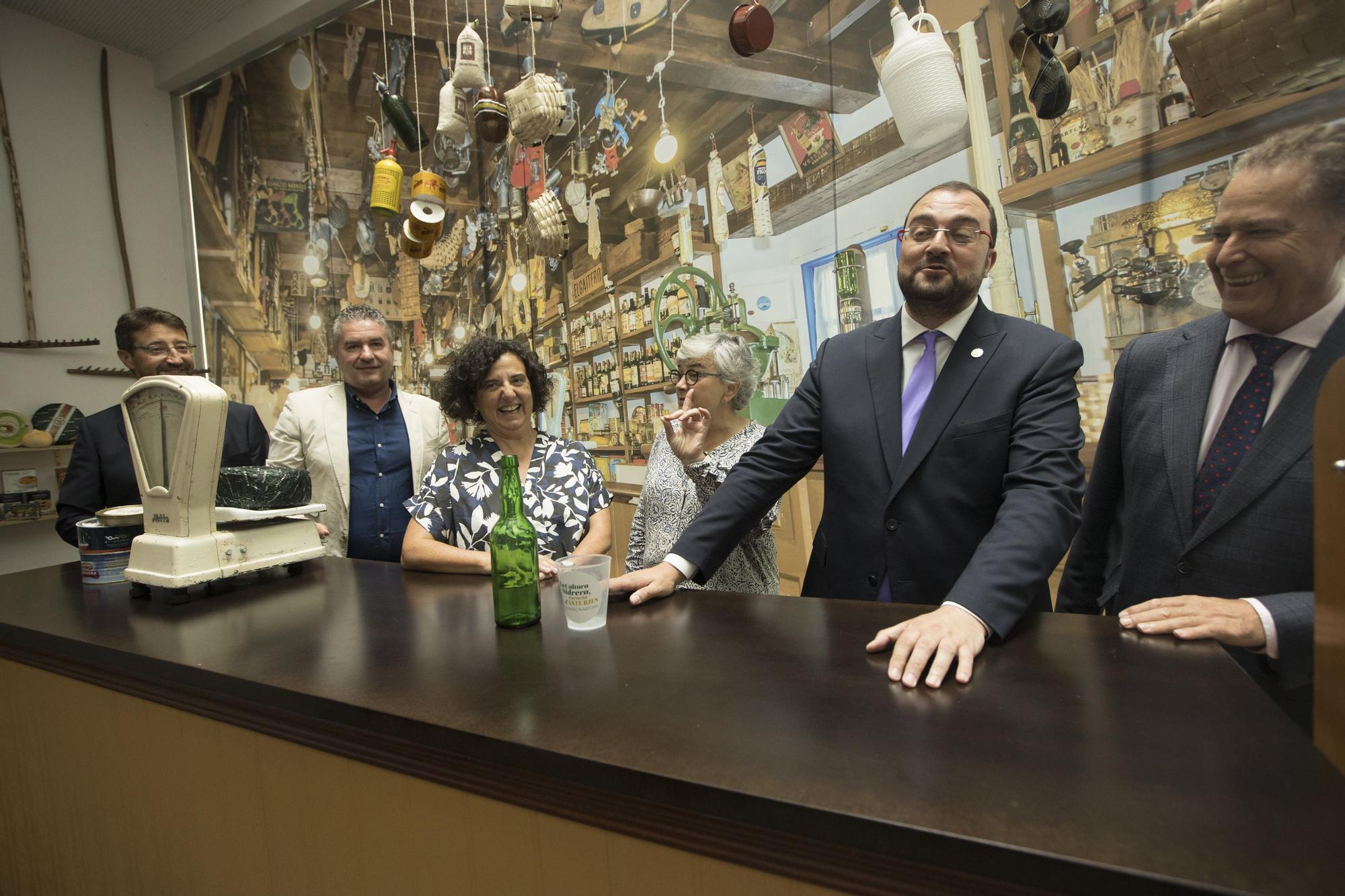 En imágenes: La visita de Adrián Barbón a la Feria de Muestras