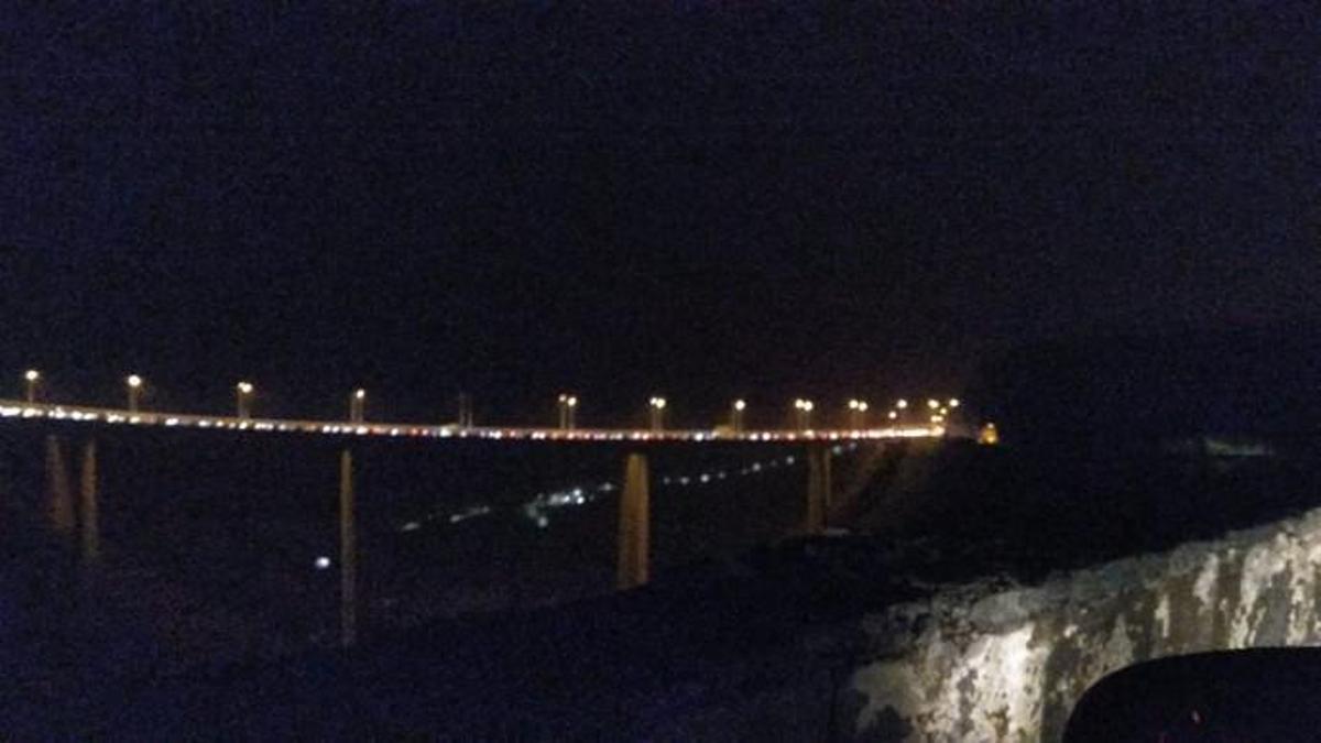 La lluvia causa retenciones y desperfectos en la GC-2