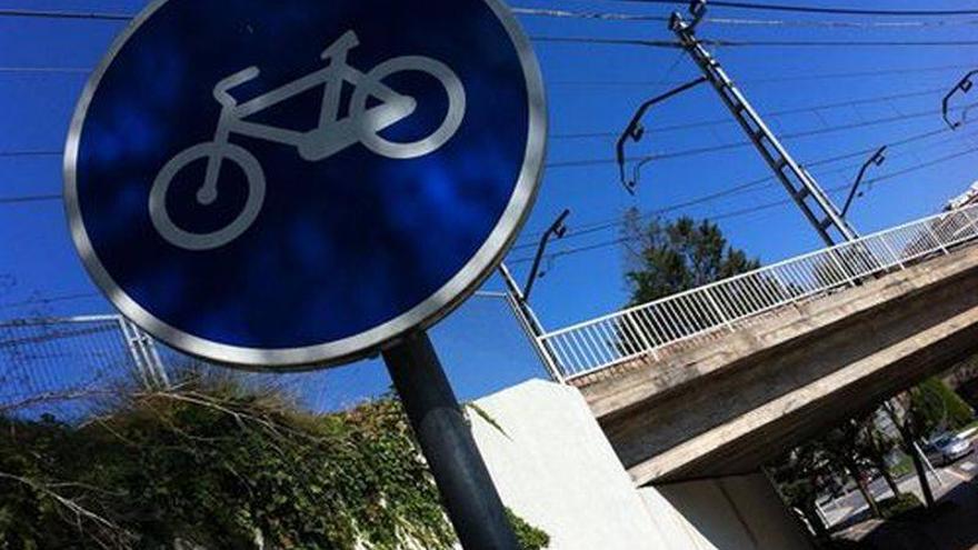 El Congreso estudia modificar la normativa de seguridad vial de la bici