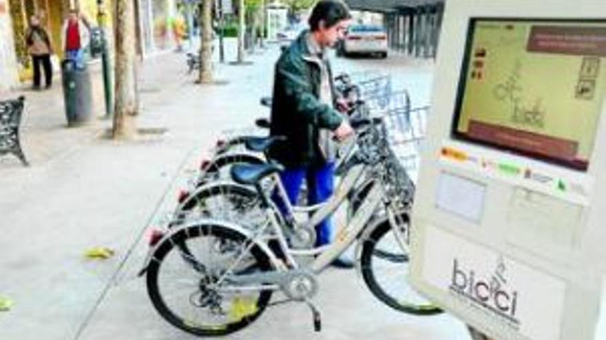 Junta y ayuntamiento estudian crear un plan de accesibilidad para las bicis