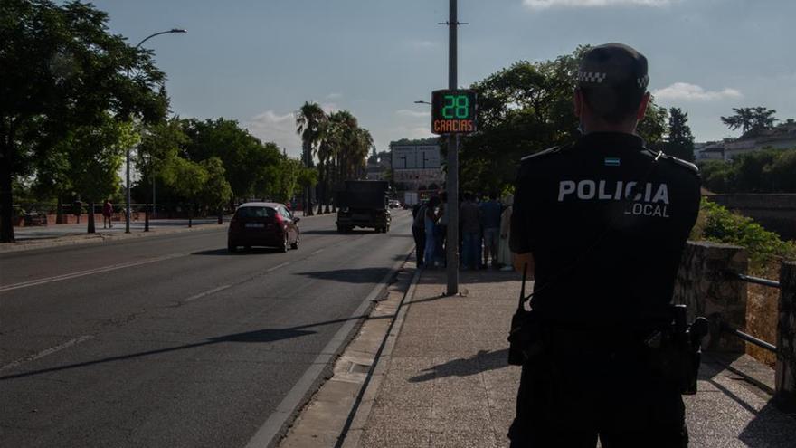 Detenido un menor por agredir a policías locales tras robar en un almacén de Badajoz