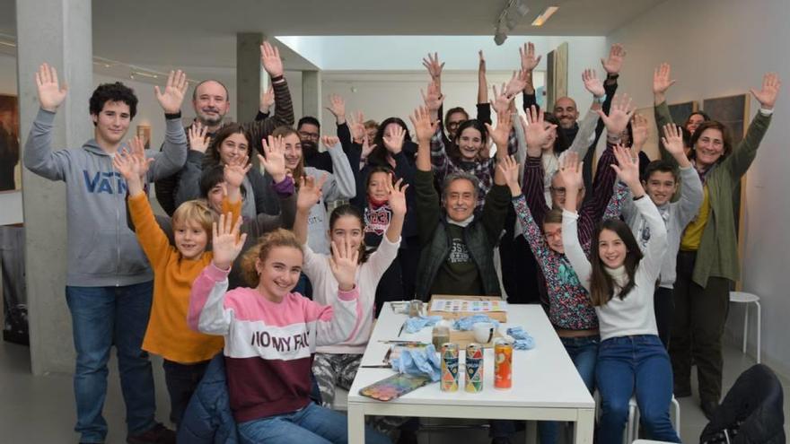 Pedro Cano enseña pintura a los más inexpertos en el taller &#039;Partir de cero&#039;