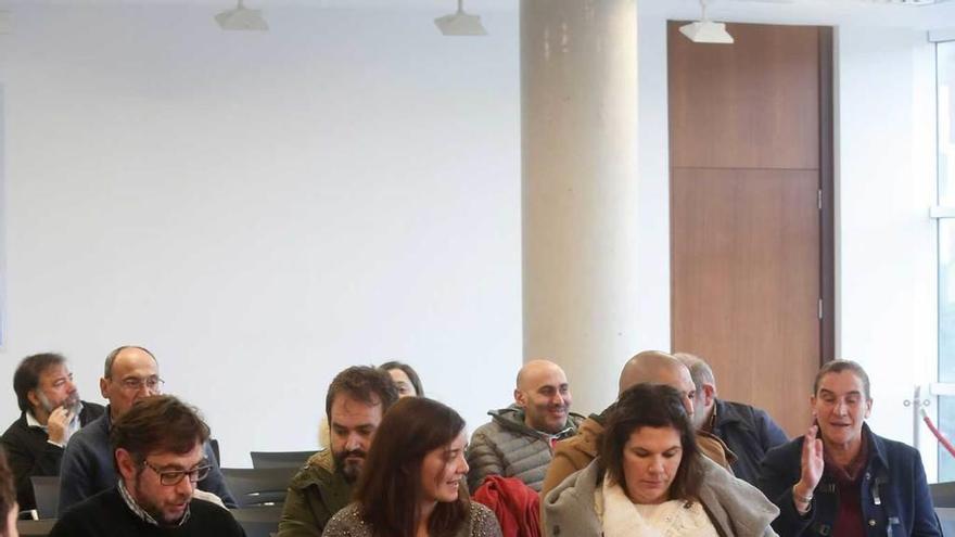 Varios concejales de Carreño y Gozón, en la reunión de ayer.