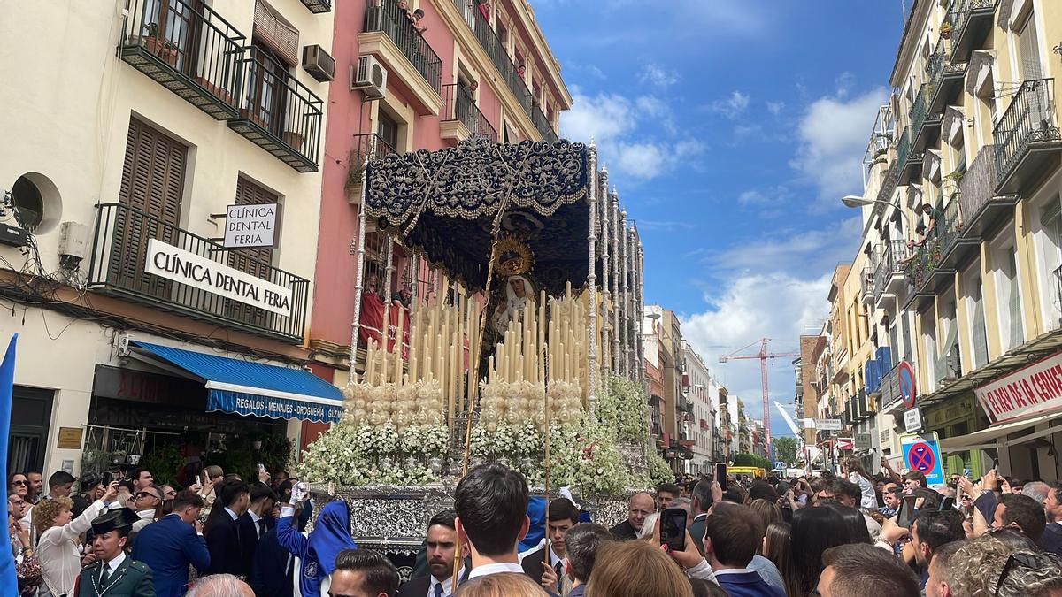 La Virgen de La Hiniesta en la calle Feria
