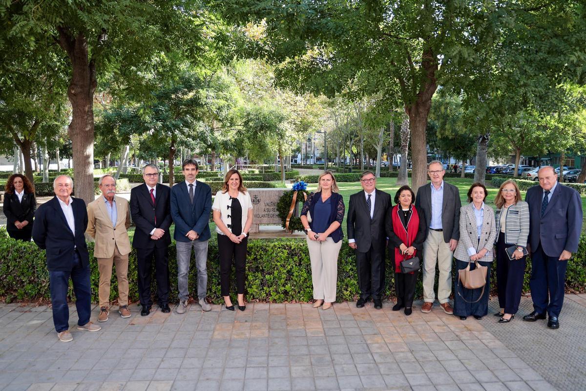 Participantes en el homenaje a la reina Violante de Hungría.