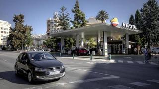 El Ayuntamiento ya ha notificado la primera multa de 40.000 euros a las gasolineras de Progrés y Avenidas