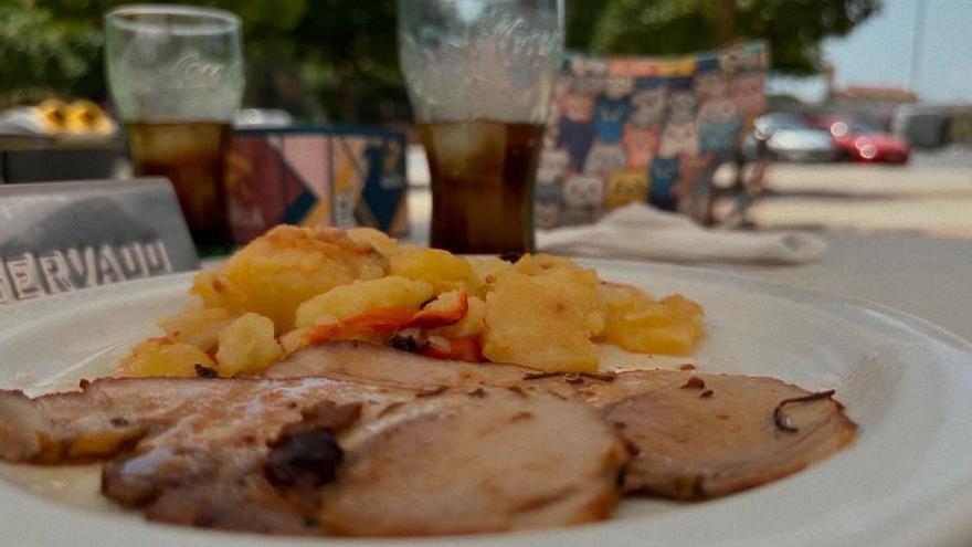 Este es el bar de Málaga que tiene las tapas más “contundentes” por menos de 3 euros: está a 10 minutos del centro