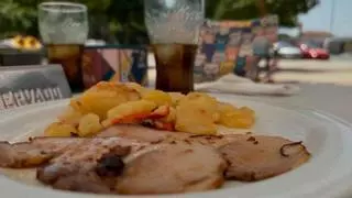 Este es el bar de Málaga que tiene las tapas más “contundentes” por menos de 3 euros: está a 10 minutos del centro