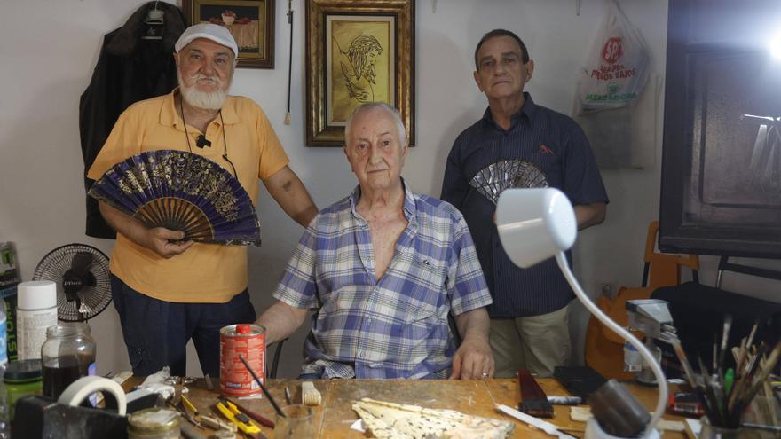 Aldaia: El último reducto europeo del abanico sobrevive a la dana