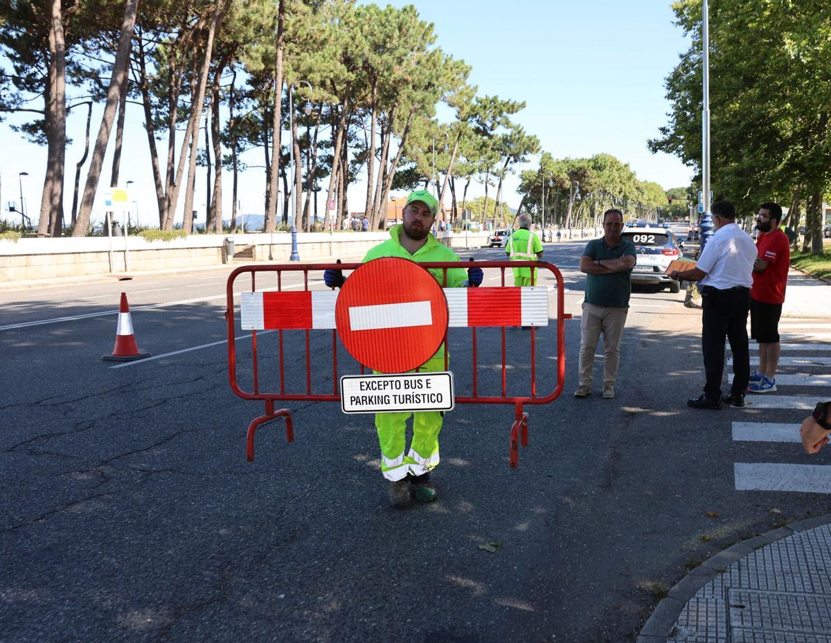 Foto de archivo de un corte de tráfico en la avenida de Samil.