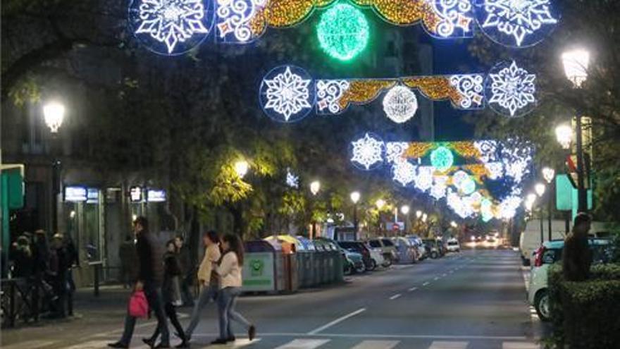 Adjudican el alumbrado navideño y de la feria por 430.000 euros