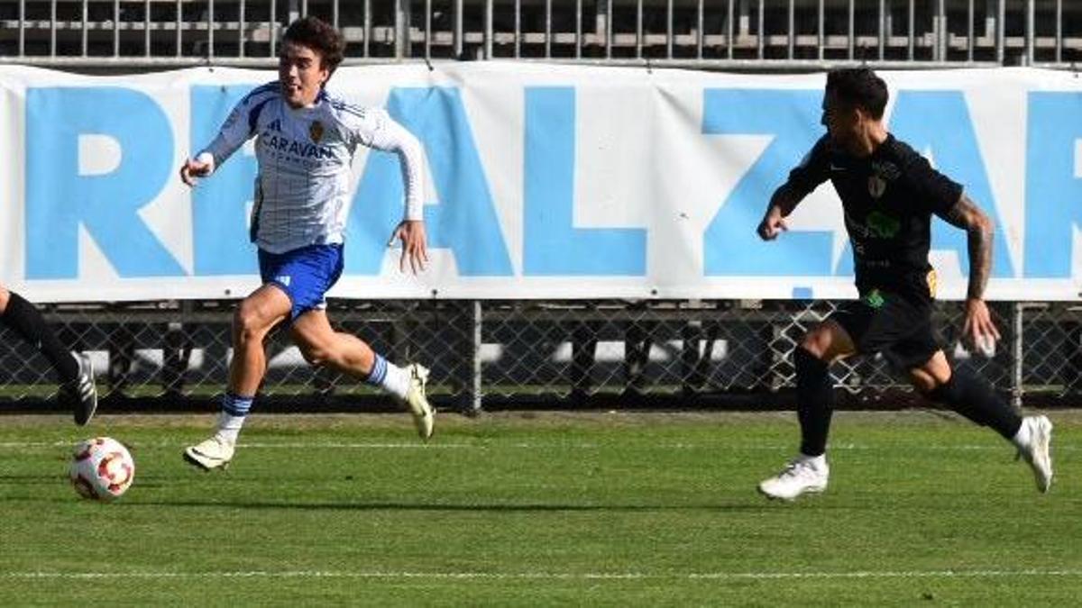 Aragüés, en un partio con el filial de la temporada 24-25.