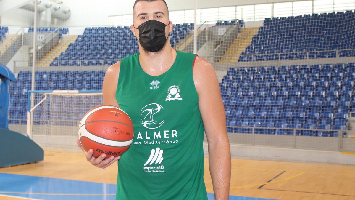 Milan Suskavcevic llegó ayer a Palma y visitó el Palau de Son Moix