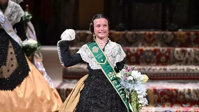 Vídeo: La soñada banda verde ya brilla en el corazón de la reina infantil Nayra