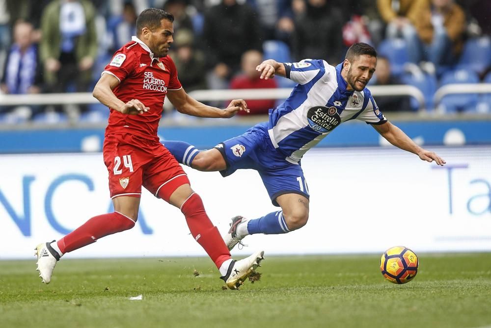 El Dépor cae en el descuento ante el Sevilla