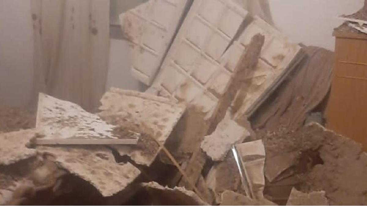 Derrumbe del techo de una vivienda en el barrio de San Antón de Elche