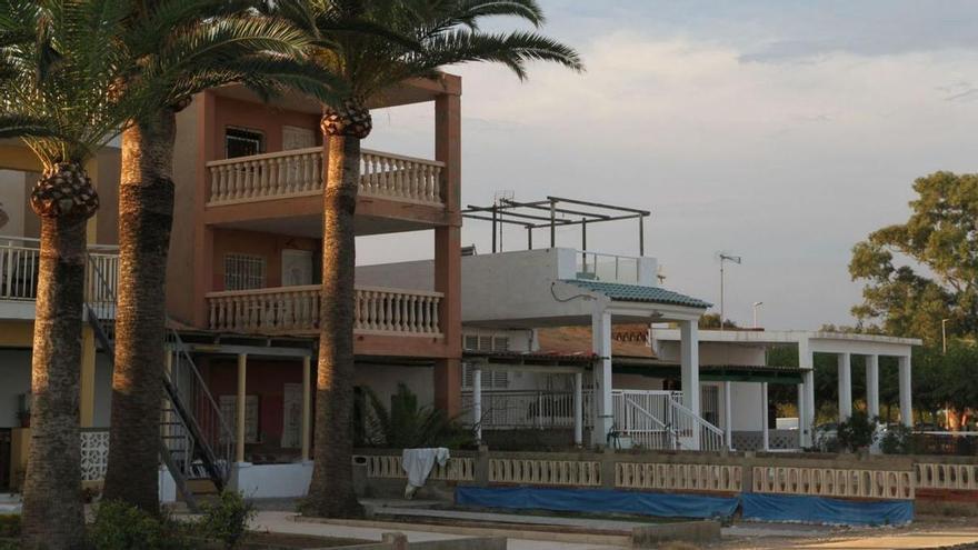 Los okupas desvalijan la casa de  la playa de Nules: ¿listos para irse?