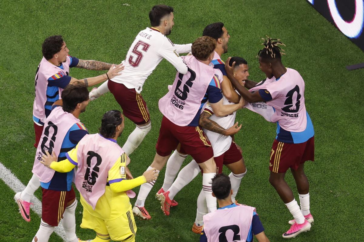 El món es posa dret davant Espanya: la premsa internacional eleva ‘la Roja’ a gran favorita al títol
